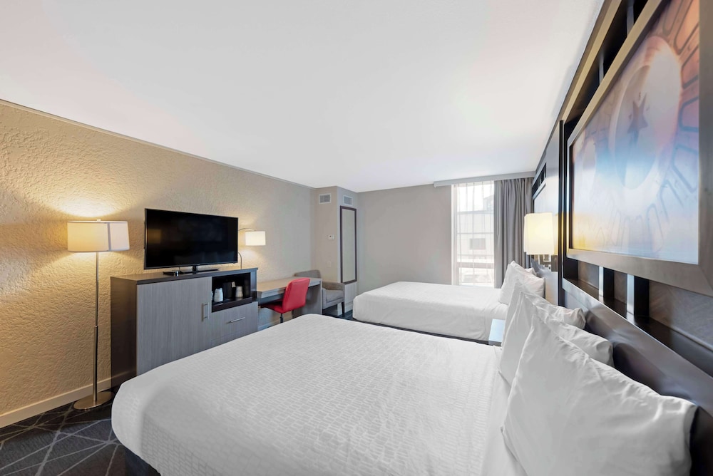 STANDARD, 2 QUEEN BEDS