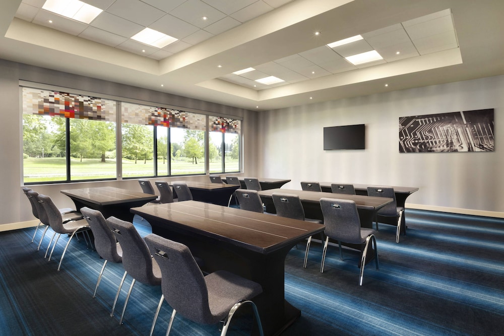 Aloft Hillsboro-Beaverton 26/26