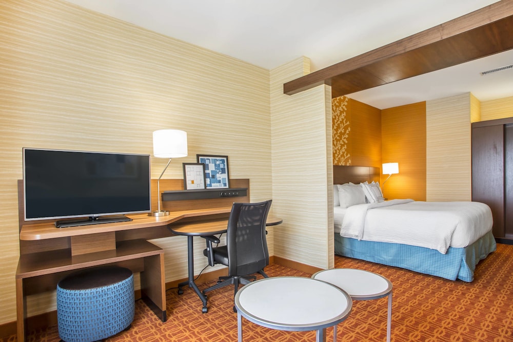 Fairfield Inn And Suites Waterloo Cedar Falls 11/34