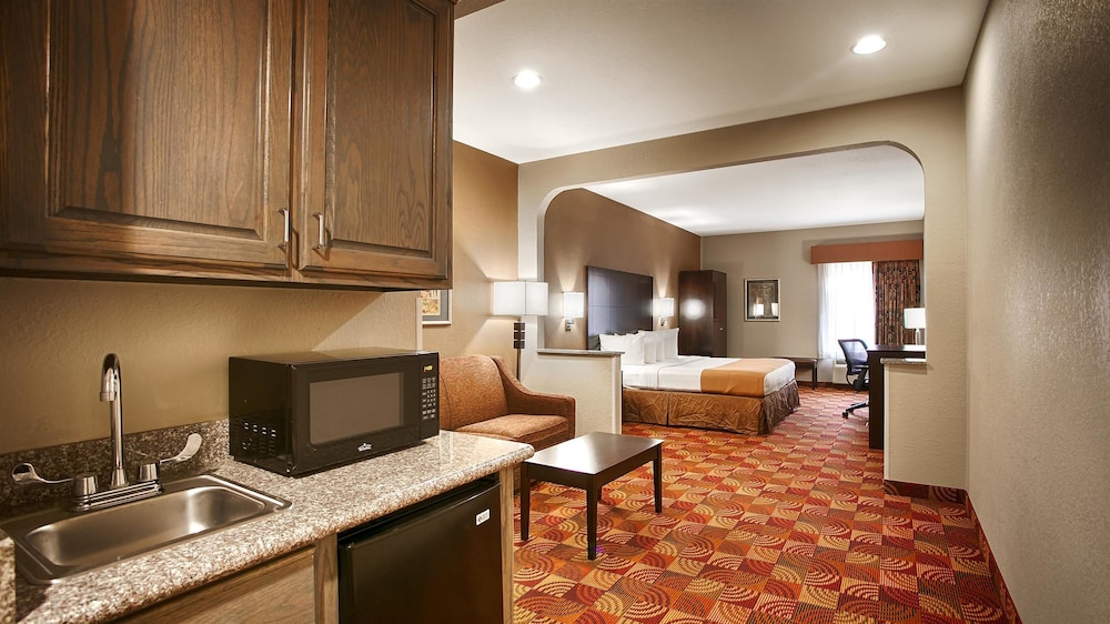 Americas Best Value Inn & Suites Bastrop 31/39