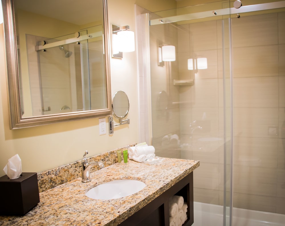 The Inn At Harbor Shores 12/48