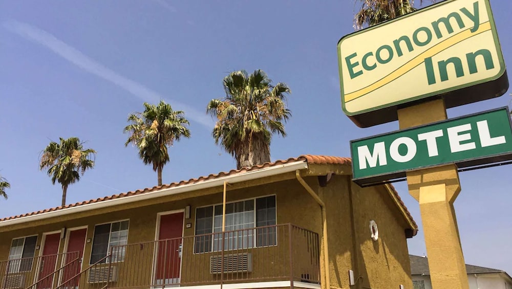 Economy Inn Motel Sylmar 4/34
