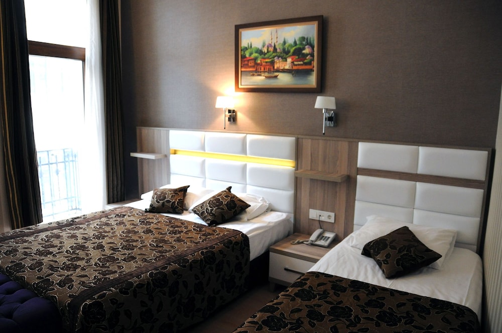 Nil Hotel 19/61