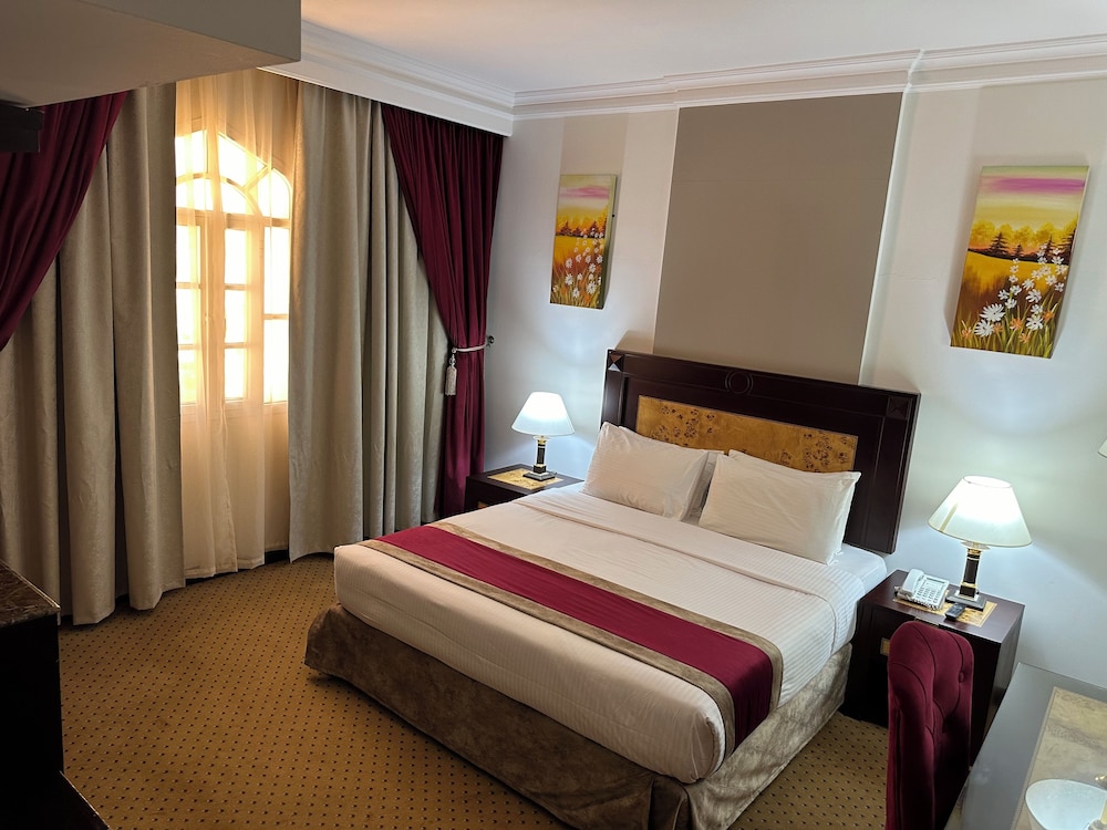 Waves, Suite, King Bed