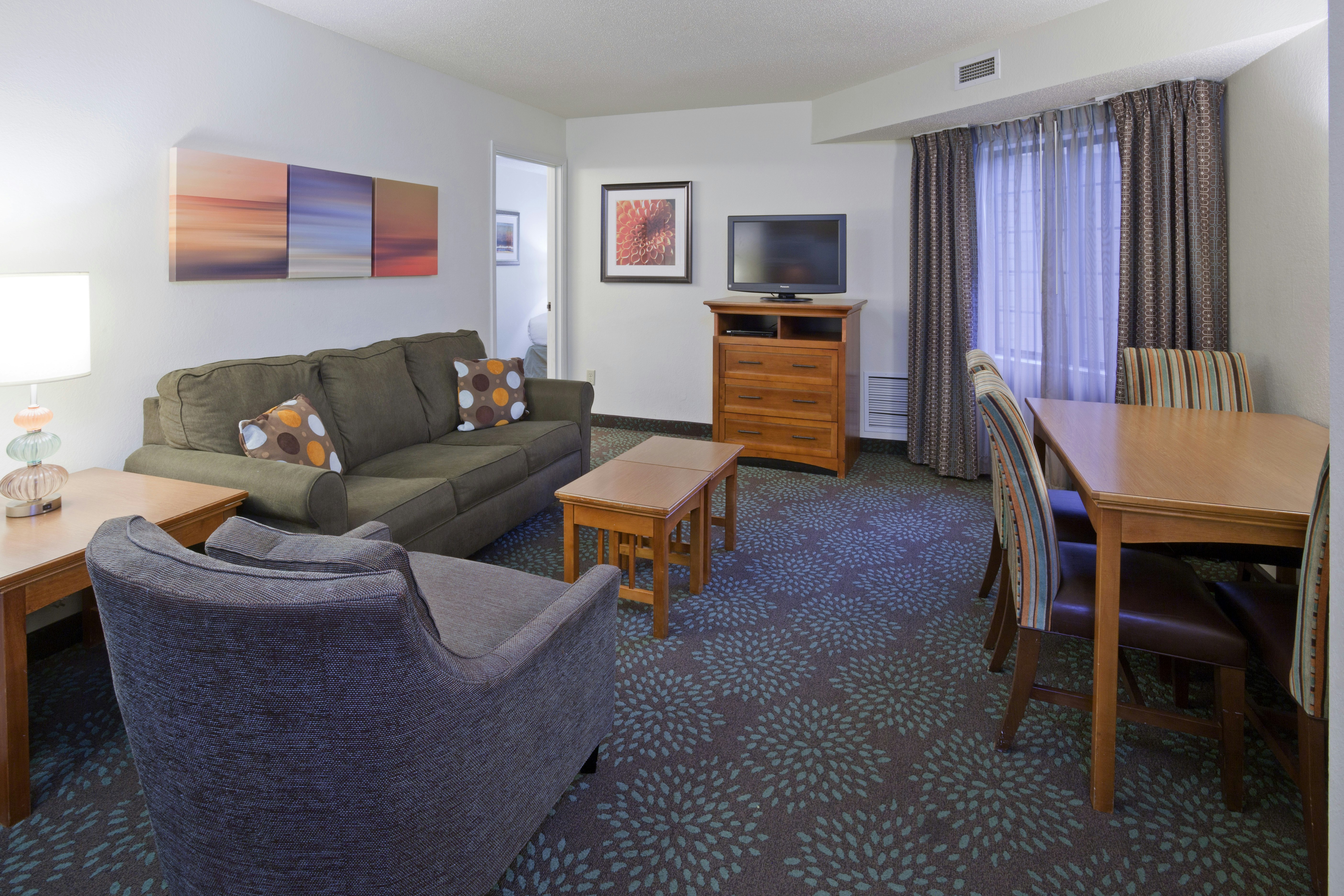 Staybridge Suites Mpls Maple Grove Arbor Lakes 37/62