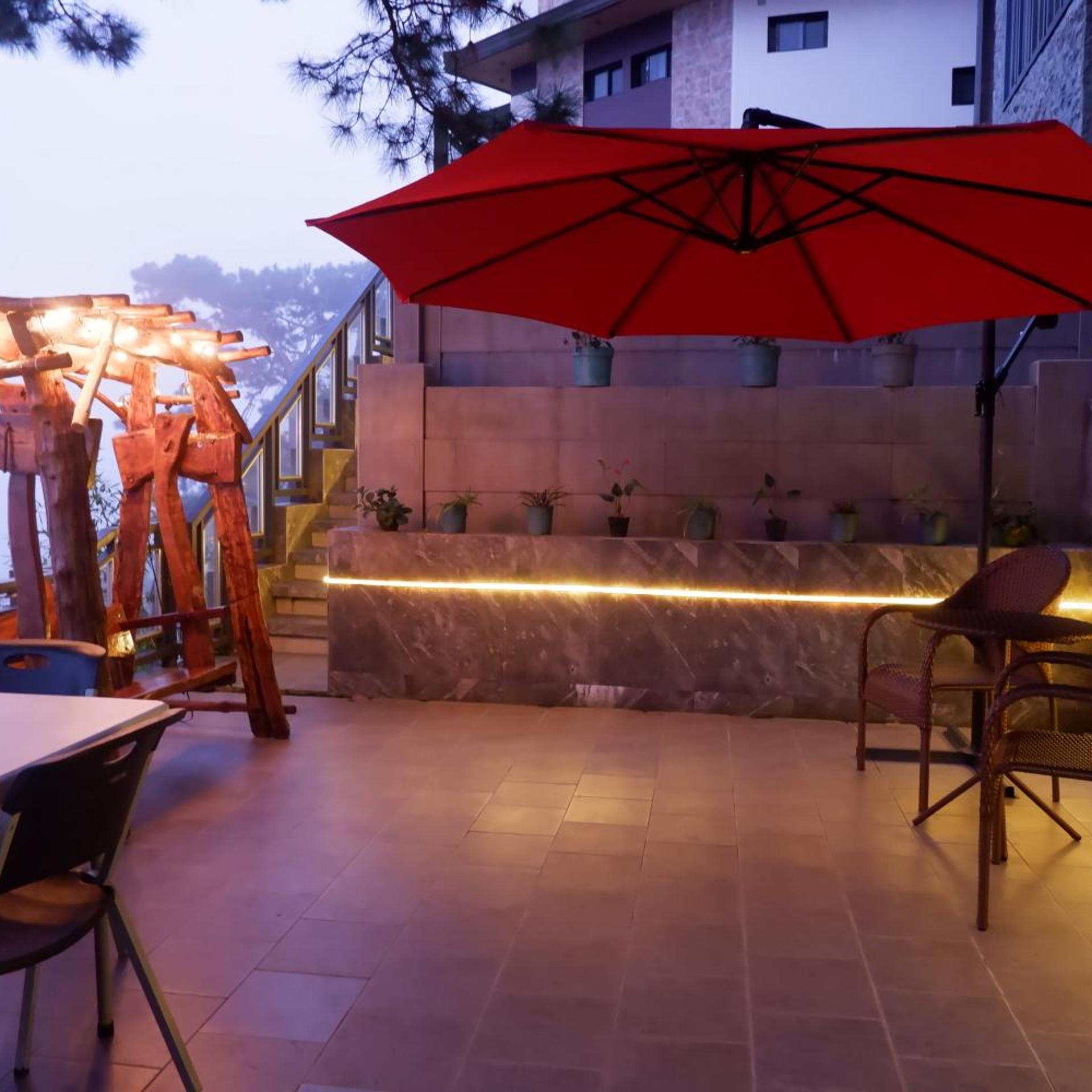 OYO 492 Sunset View Ridge Residences 5/50