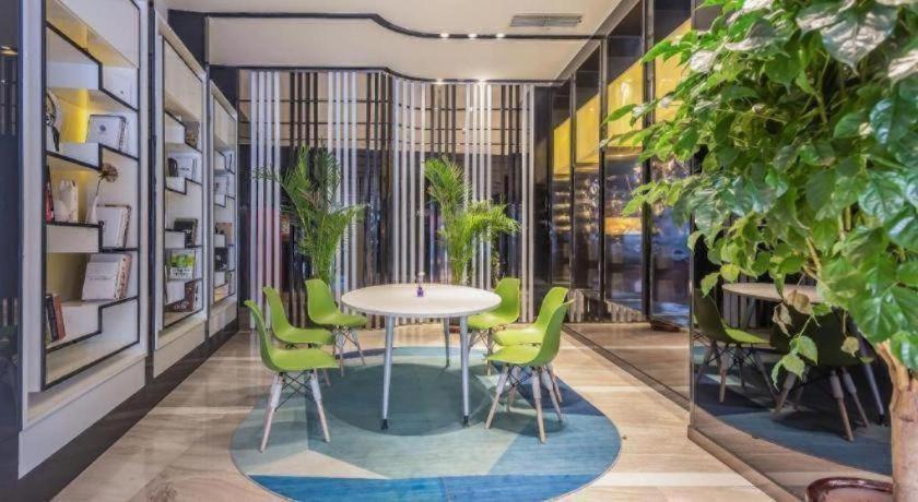 Lavande Hotel (Qingdao North Railway Station Siliu South Road) 33/49