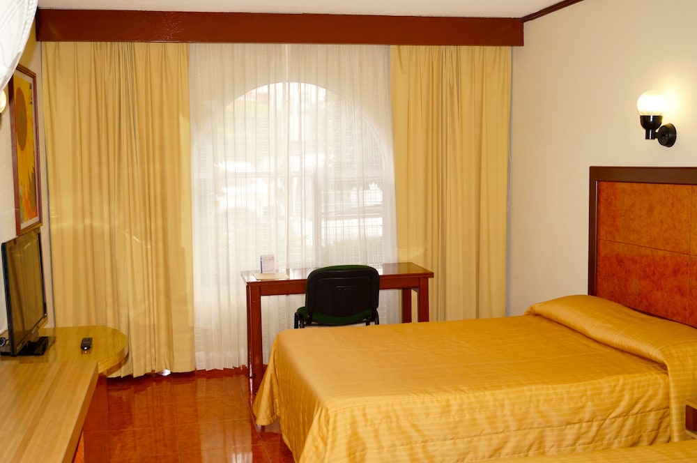Villa del Sol and Suites 32/62