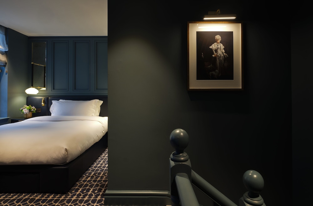 The Mayfair Townhouse – an Iconic Luxury Hotel 6/66