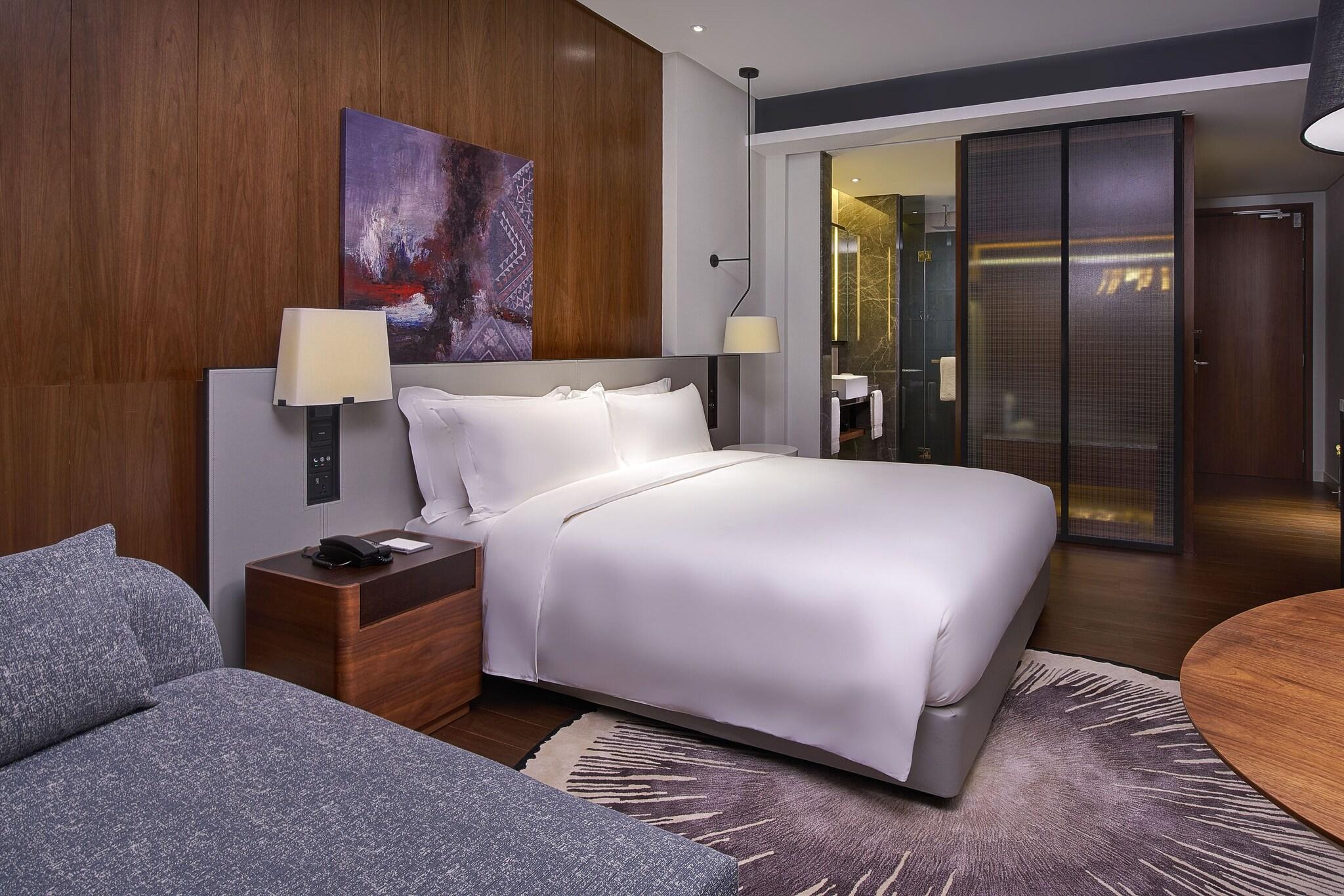 Deluxe, Double Bed