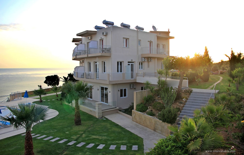 Renieris Hotel 2/75