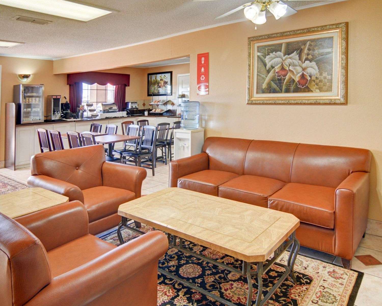 Super 8 by Wyndham Decatur Texas 2/8