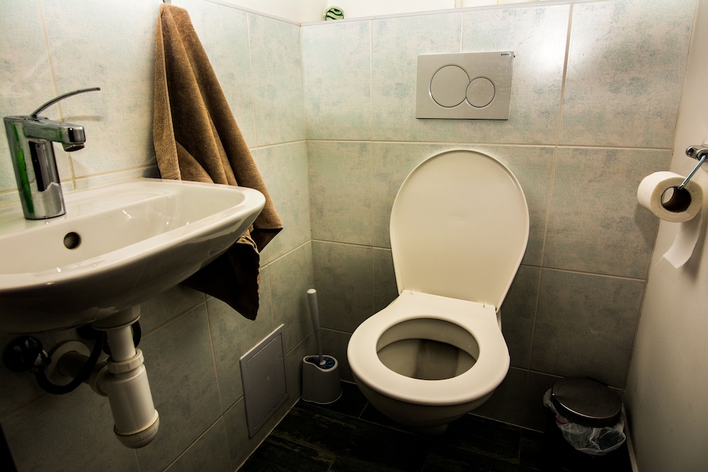 Hostel One Miru 62/64
