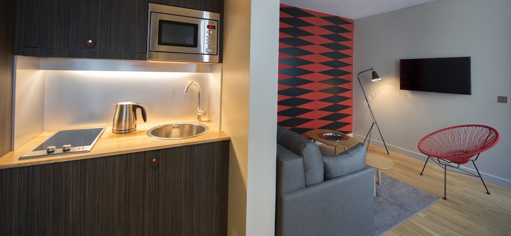 Suites and Hotel Helzear Champs Elysees 50/65