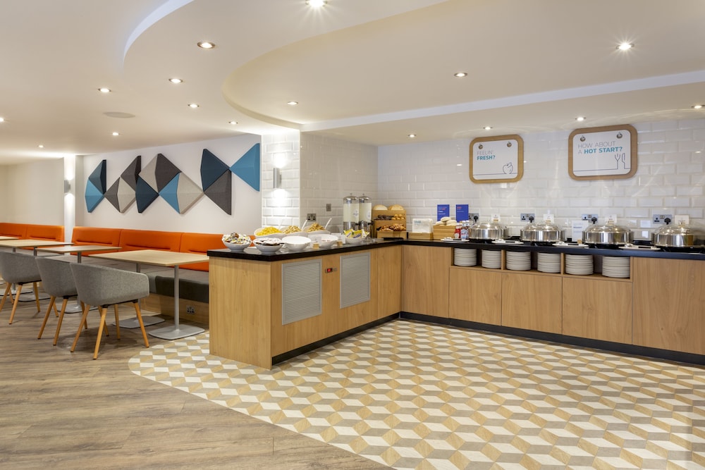 Holiday Inn Express Edinburgh City Centre 7/62