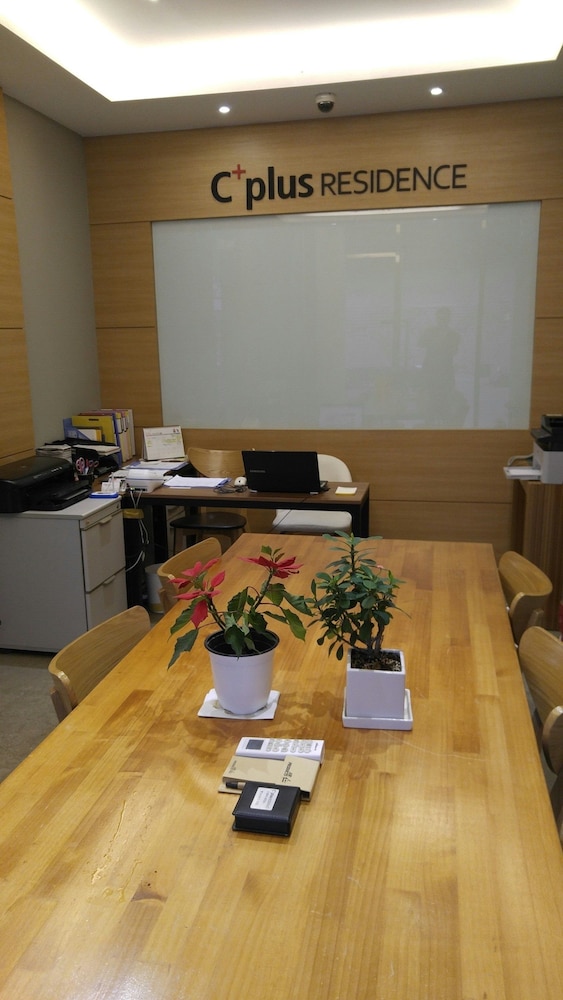 Cplus Residence Hotel 11/18
