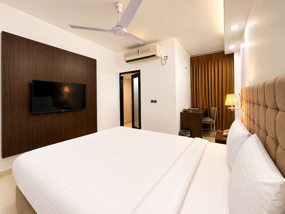 1 Bedroom, Deluxe, Double Bed, City View