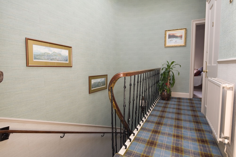 Sherwood Guest House 10/69