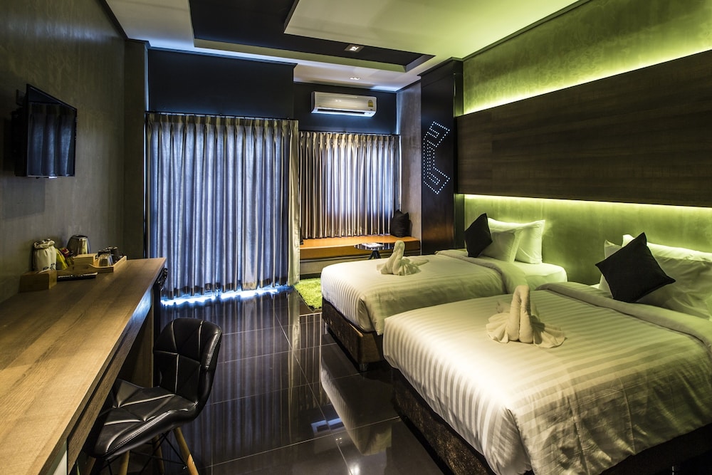 Cresco Hotel Buriram 14/100