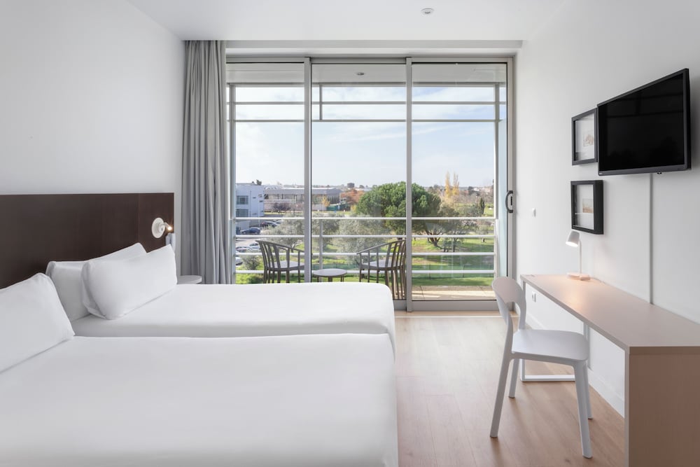 Standard, Twin Beds