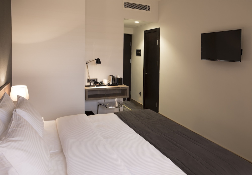 غرفة قياسية بسرير كينج، Nova Hotel Yerevan 2/4