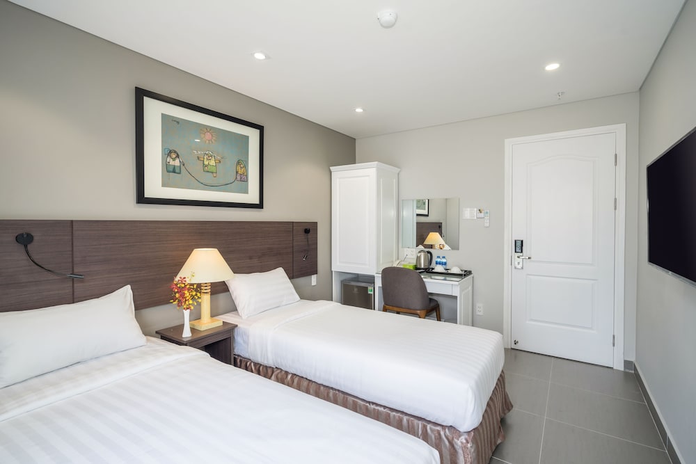 PREMIUM, DELUXE, DOUBLE OR TWIN BED
