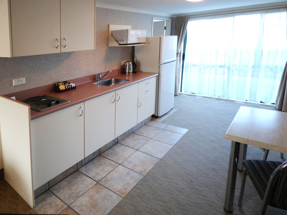 Deco City Motor Lodge 3/54