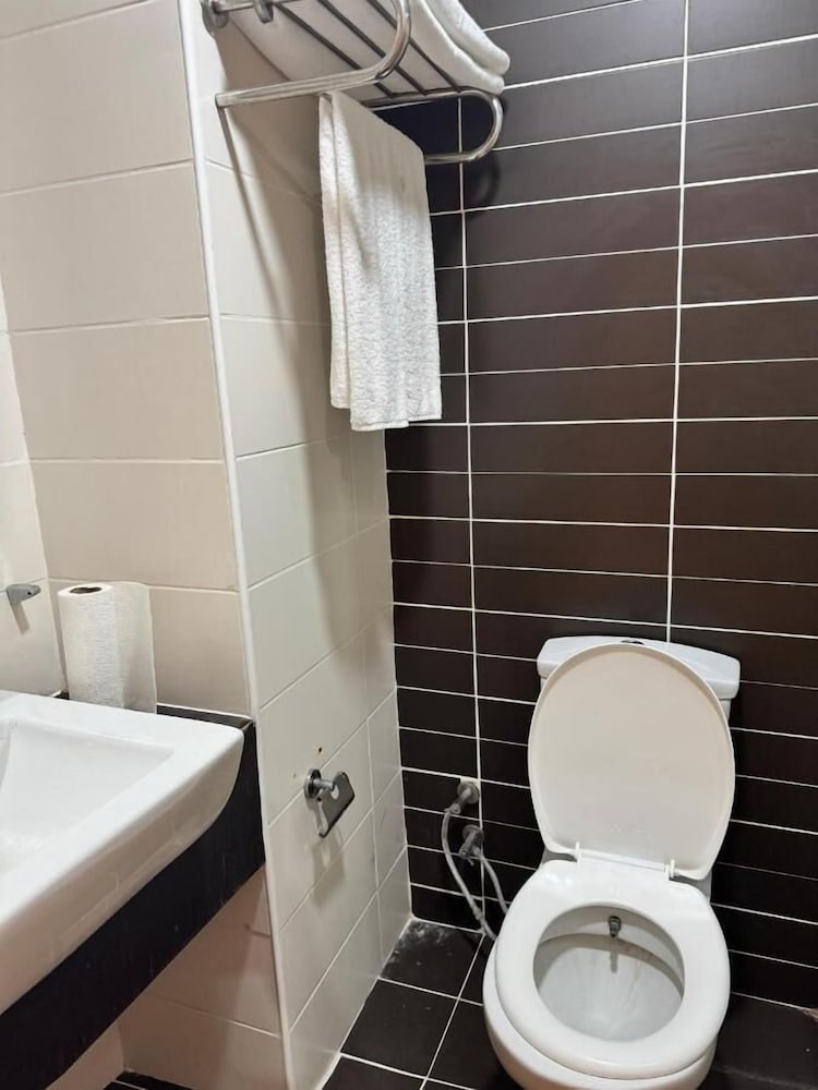 Bellapais Oasis Hotel 18/19