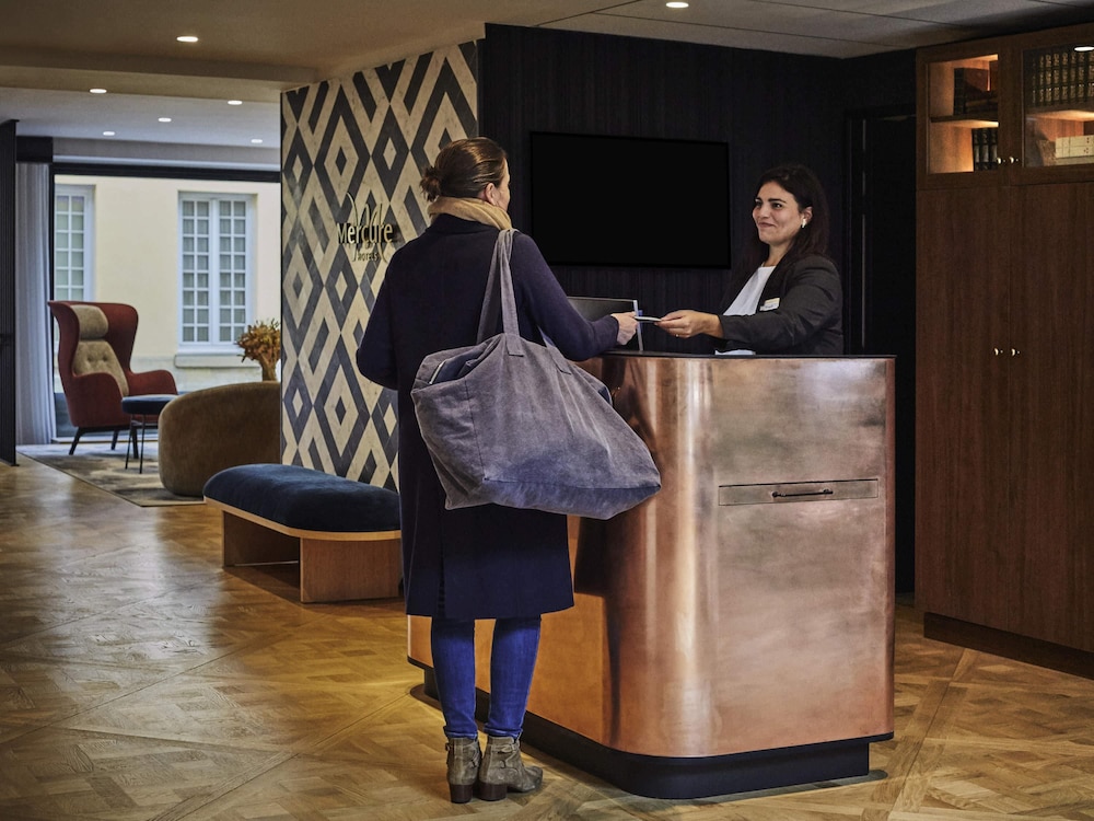 Mercure Versailles Chateau 6/63