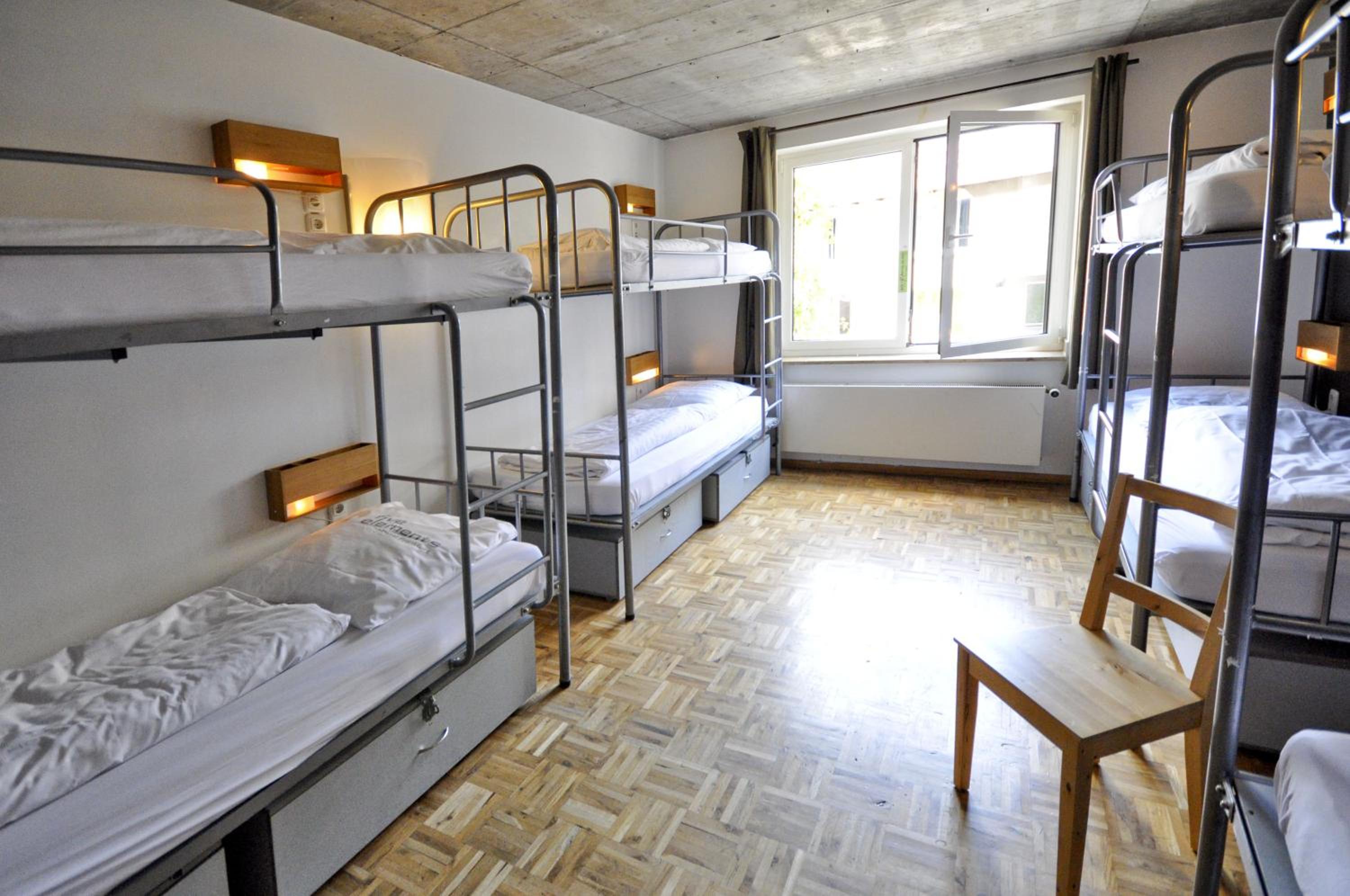 Female Dorm, 6 People