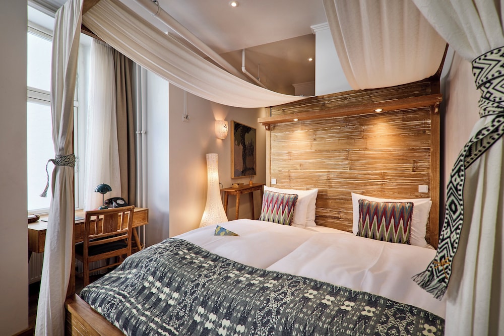 SUPERIOR, DOUBLE BED