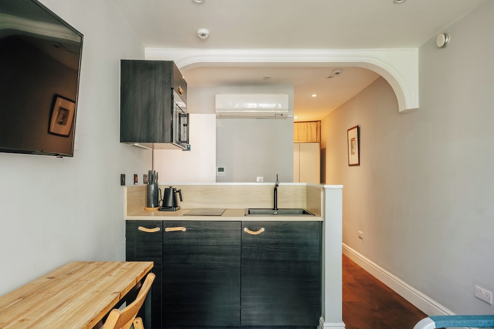 The Knaresborough by Aura Collection 6/50