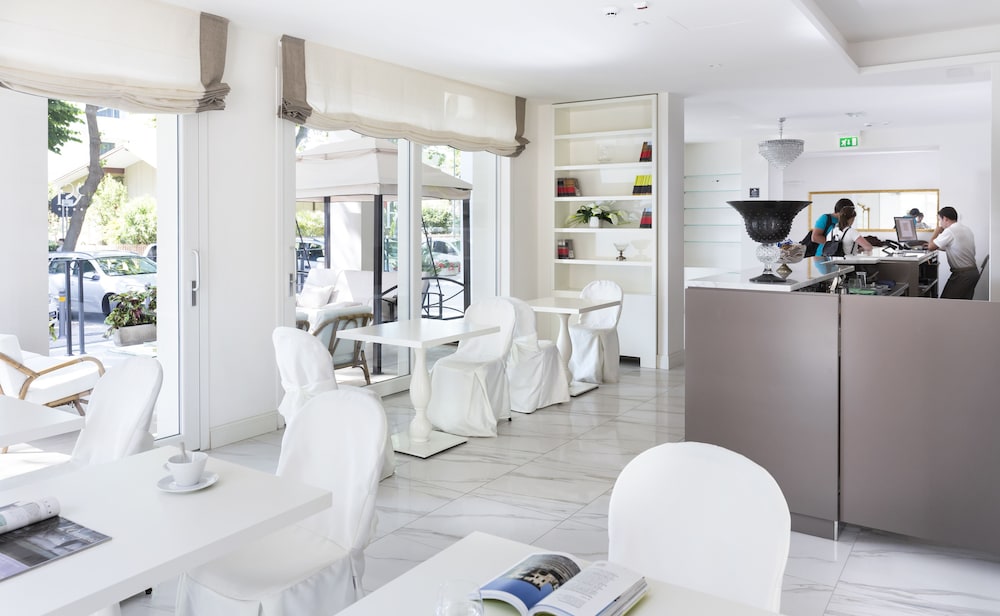 Rimini Suite Hotel 56/70
