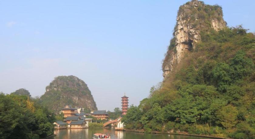Borrman Hotel Guilin North Railway Station Hengda Square 43/49