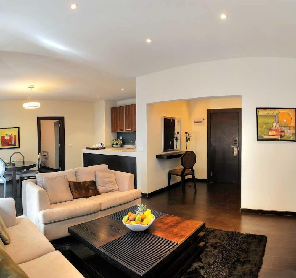 ORIENT QUEEN HOMES 30/49
