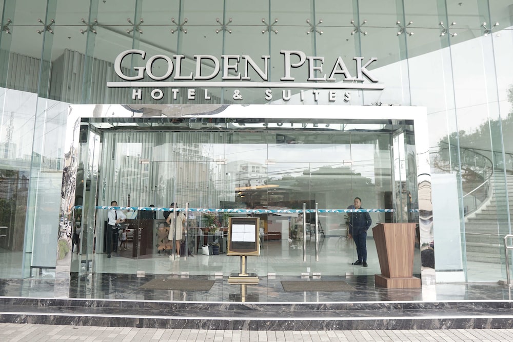 Golden Peak Hotel and Suites powered by Cocotel in CEBU