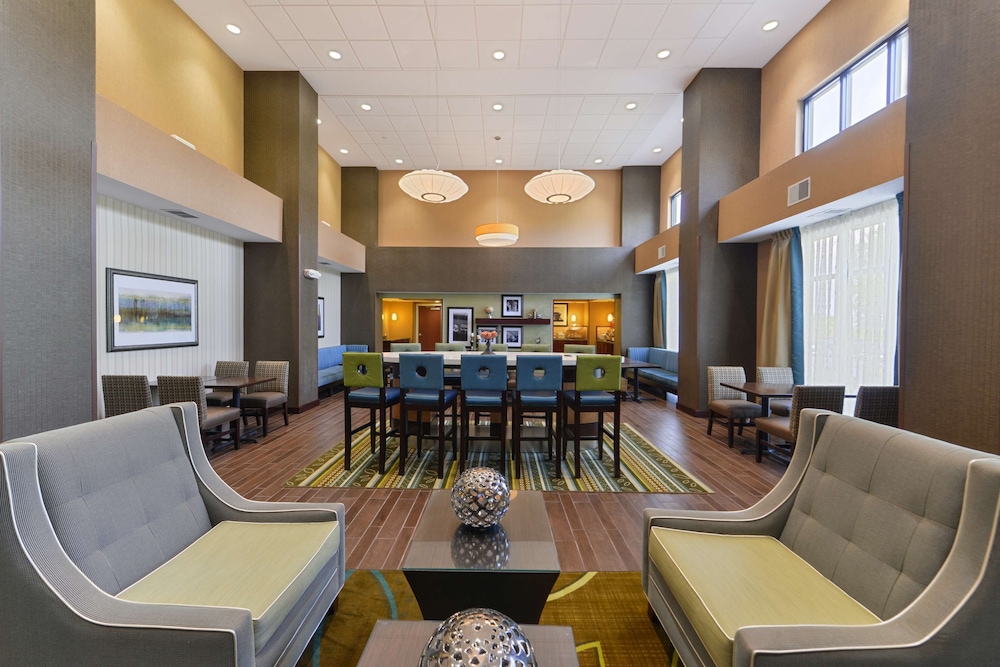 Hampton Inn & Suites St. Louis-Edwardsville 55/69