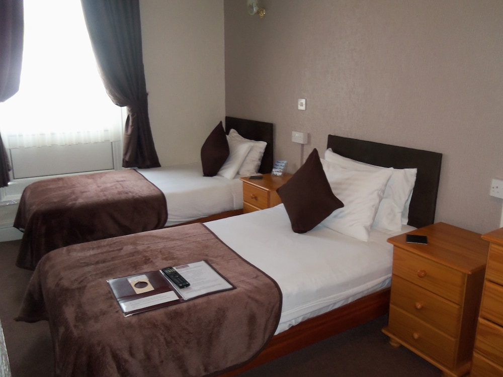 Room, Twin Beds