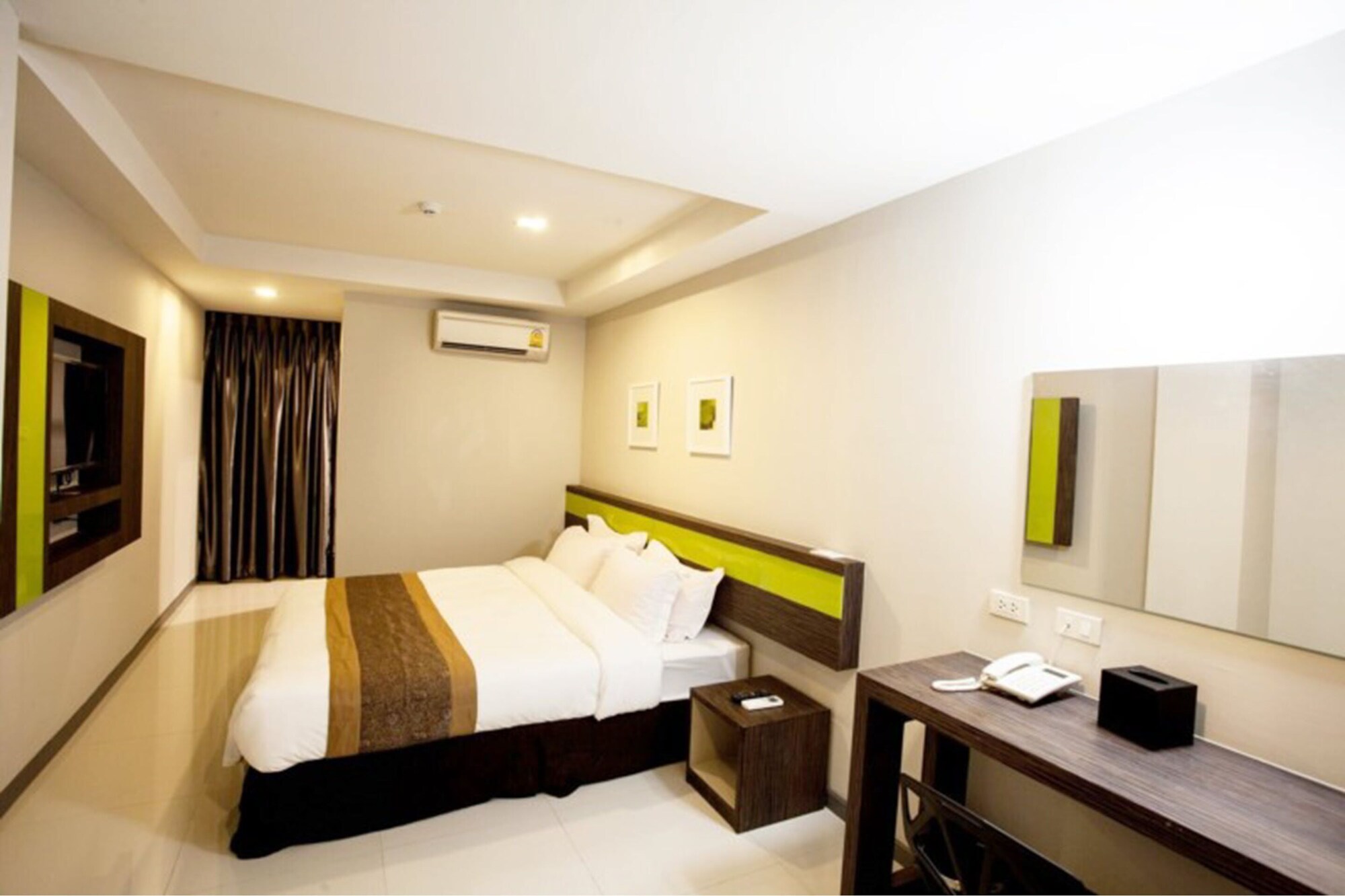 Superior, Double Bed, CUBIC PRATUNAM 7/10