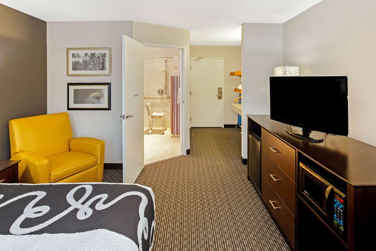 La Quinta Inn Suites By Wyndham Milwaukee Delafield 29/50