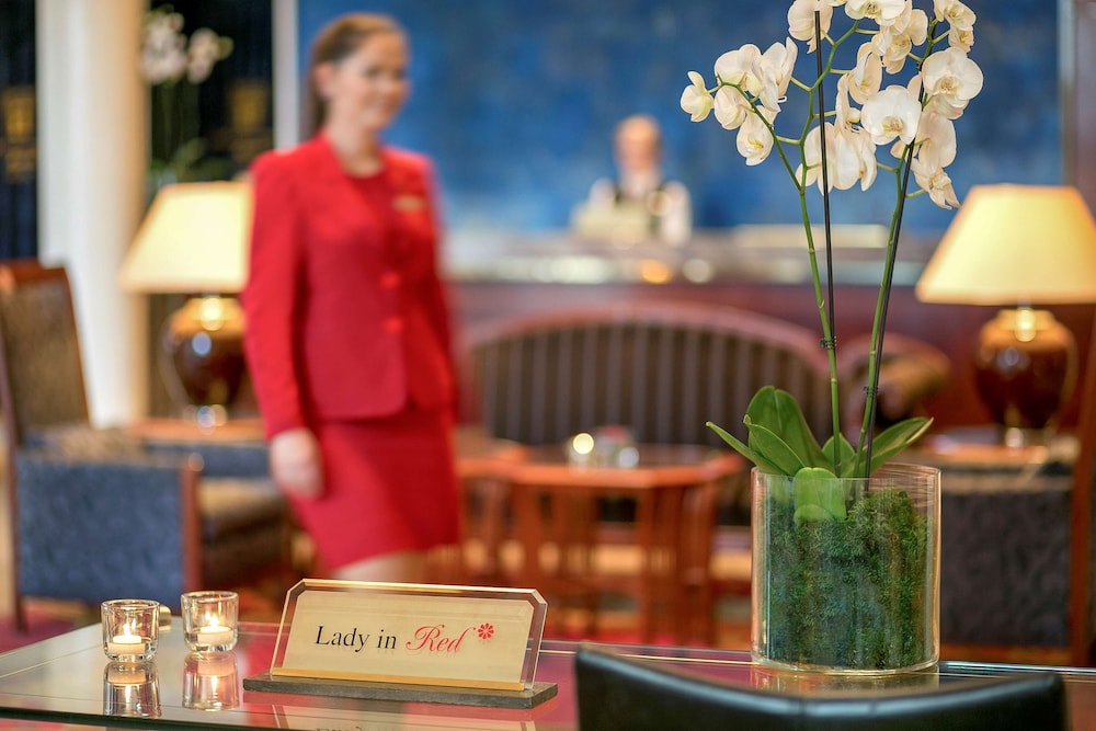 Taschenbergpalais Kempinski Hotel 56/66