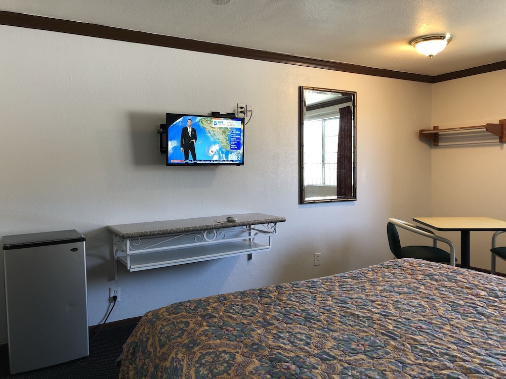 Starlight Inn Valley Blvd 13/29