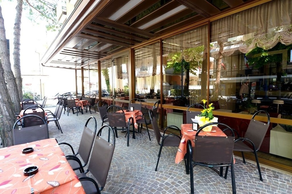 Trocadero 35/42