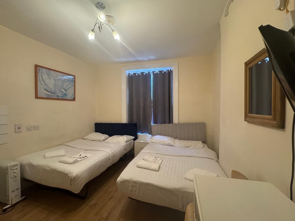 Anwar House 9/50