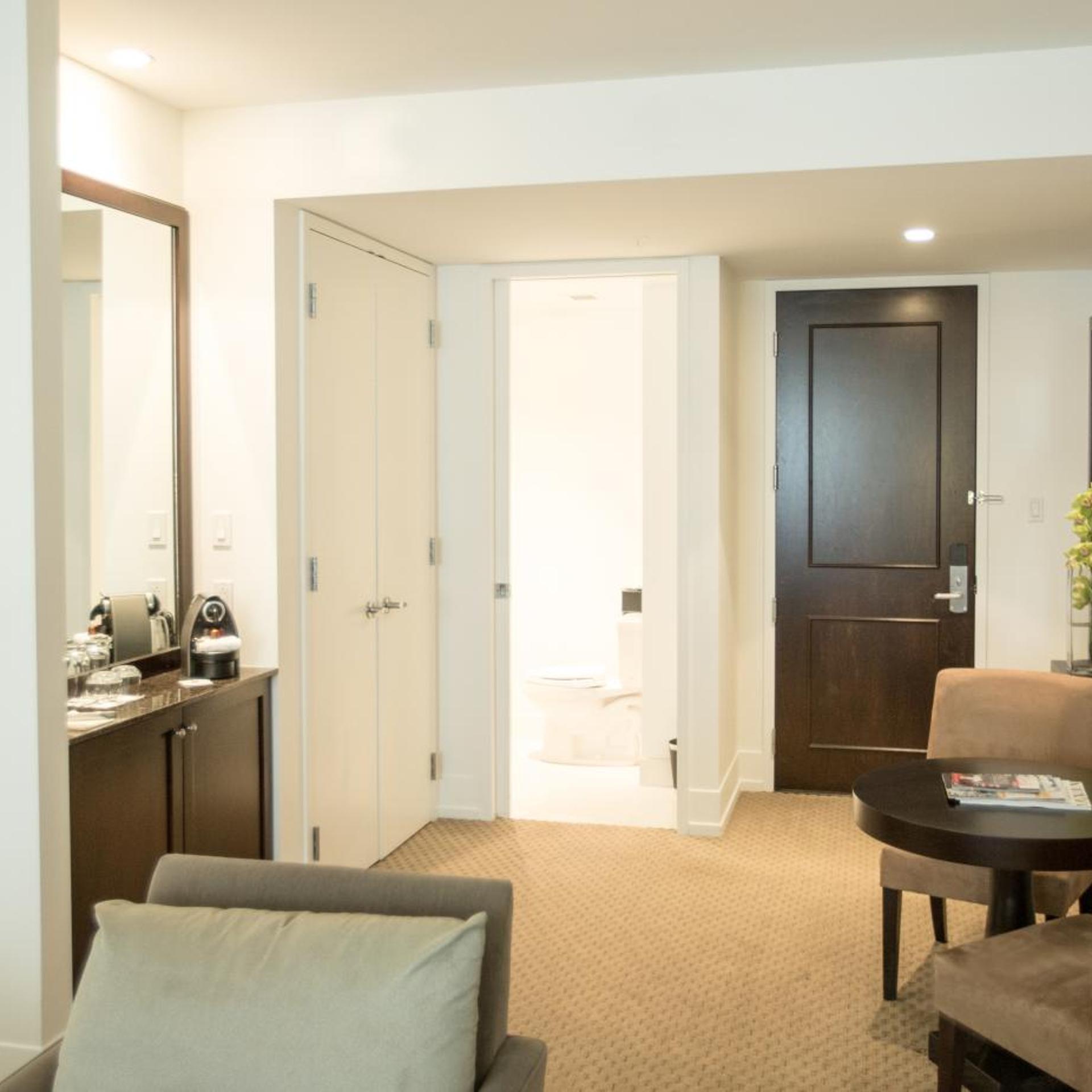 Urban, Vip, Suite, King Bed, Lounge Access, Accessible، Hotel Le Bonne Entente 3/4