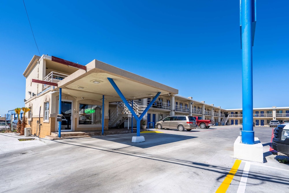 Motel6 Odessa, TX 2nd Street 22/26