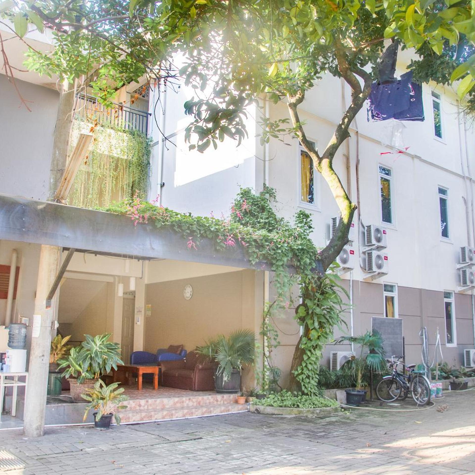 Reddoorz Plus Near Upn Veteran Jakarta 5/50