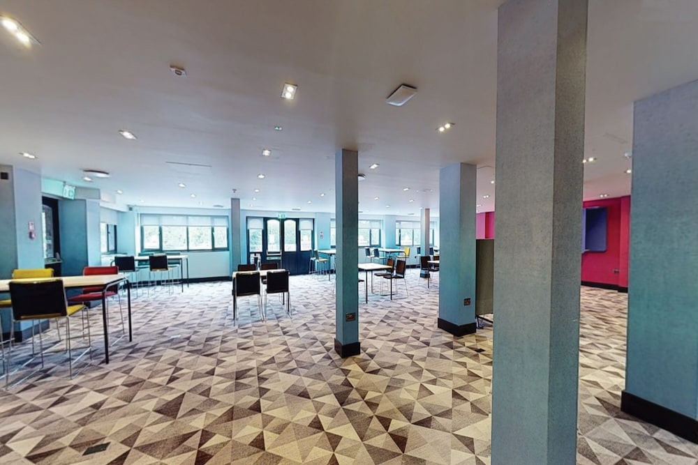 Village Hotel Warrington 61/65