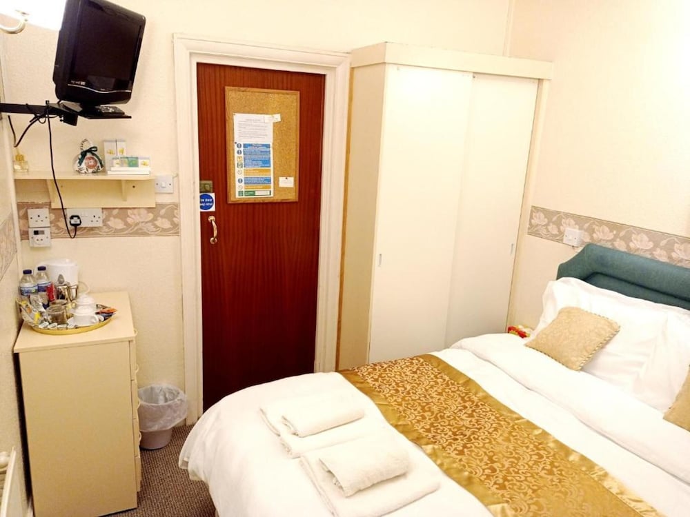 غرفة ديلوكس بسرير مزدوج، OYO Lily Hotel Blackpool 5/8