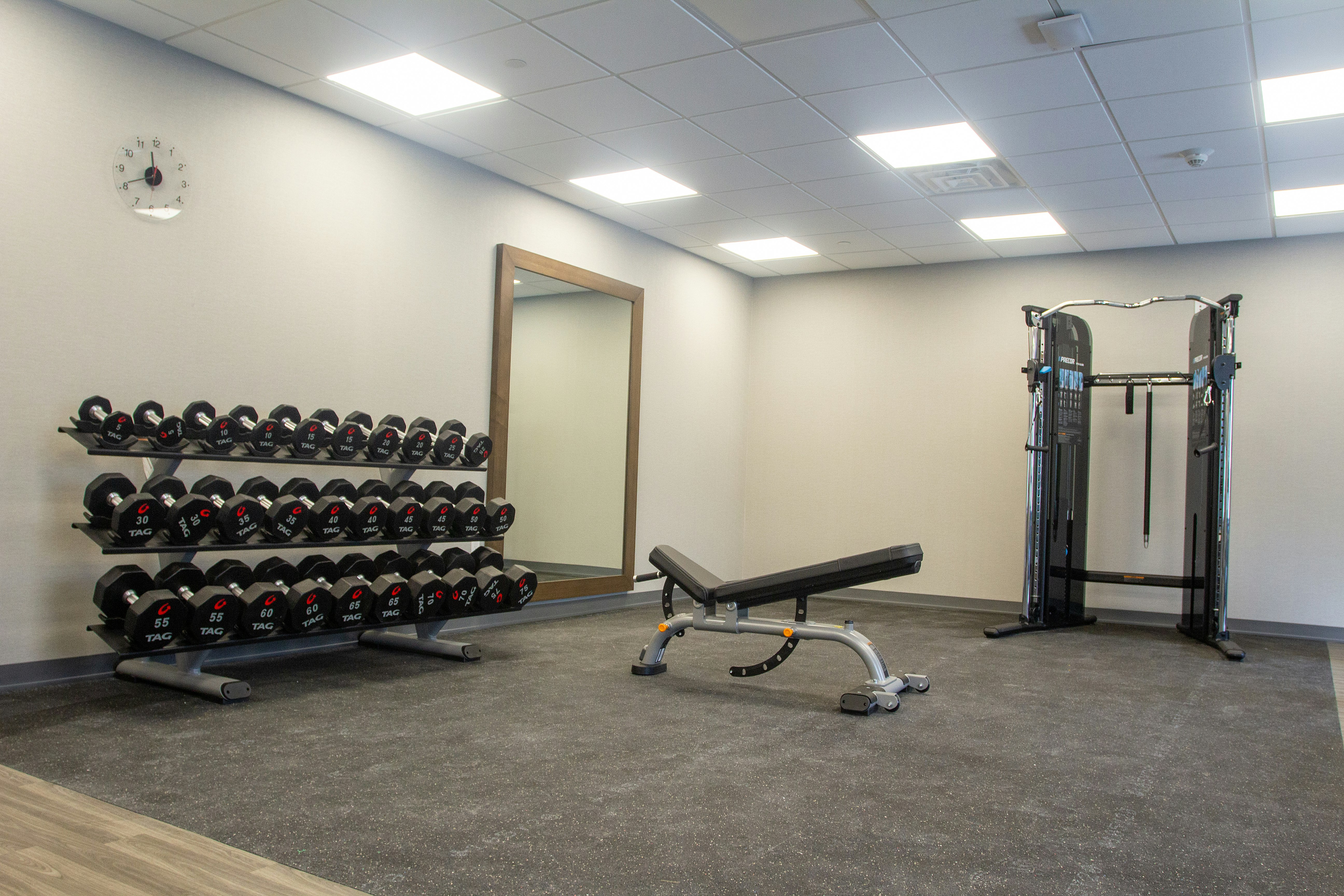 Hampton Inn Suites North Attleboro 12/34